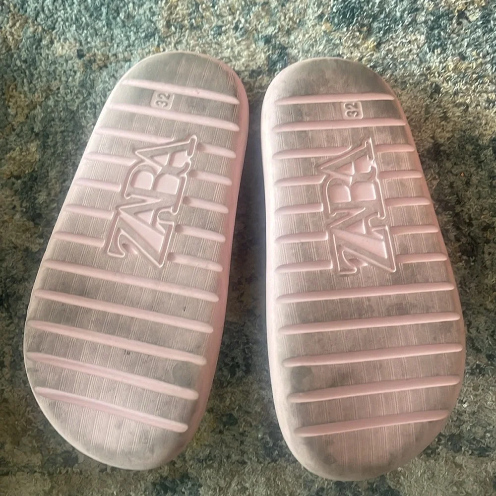 Zara Kids Pink Care Bear Pool Slides -‎ Size EU 32 / US 1